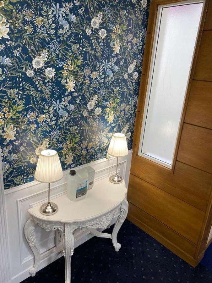 Hostal Guerra Madrid Bagian luar foto