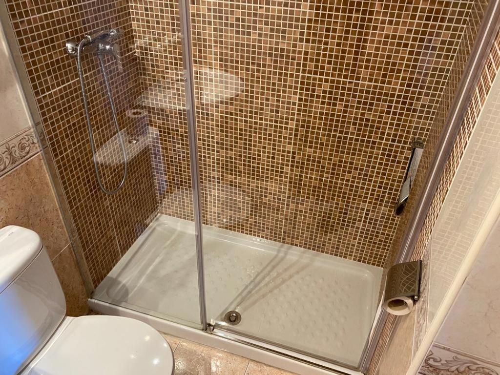 Hostal Guerra Madrid Bagian luar foto