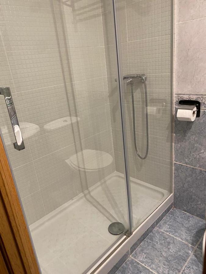 Hostal Guerra Madrid Bagian luar foto