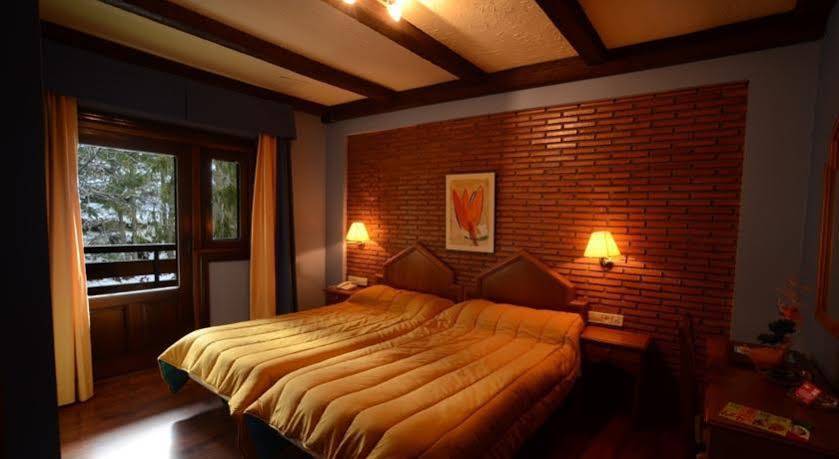 Hostal Guerra Madrid Bagian luar foto